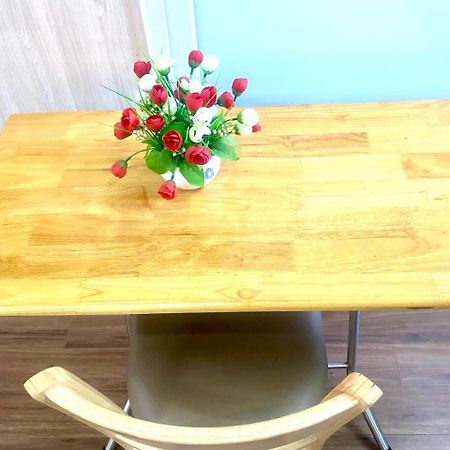 Cozy Homestay With Large Bed, Private Bathroom, Large Balcony Hanoi Luaran gambar
